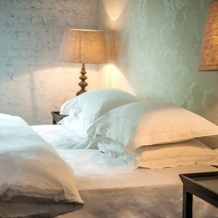 The Tommyfield Hotel London Room photo