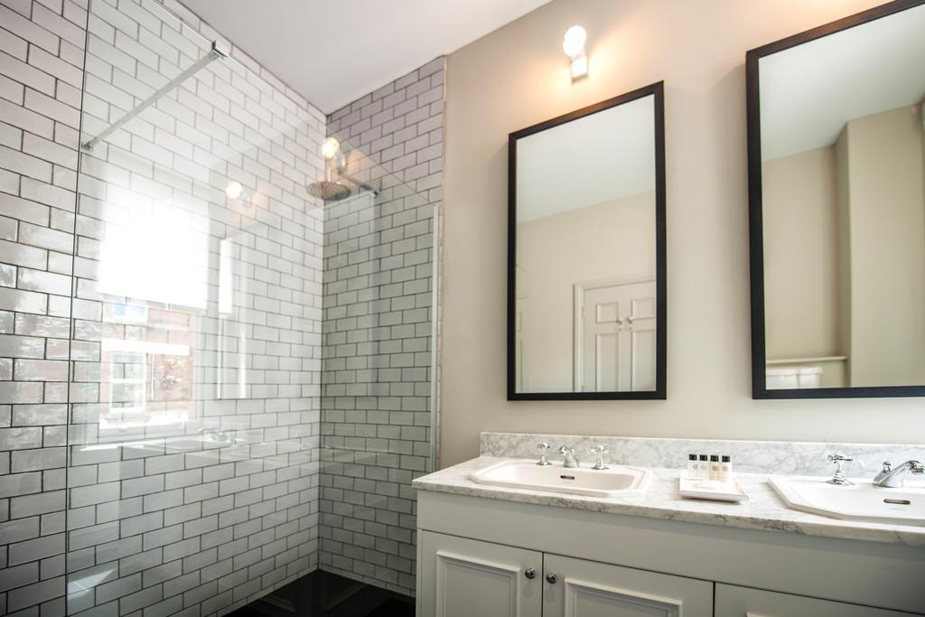 The Tommyfield Hotel London Room photo