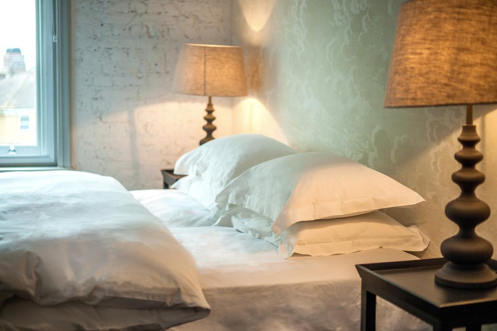 The Tommyfield Hotel London Room photo