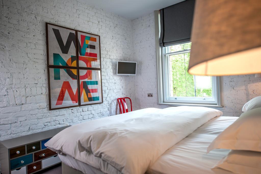 The Tommyfield Hotel London Room photo